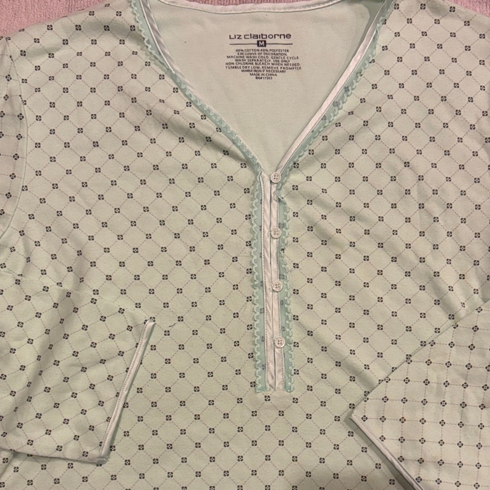 Gown womens new size M Liz Claiborne 60% cotton 40% polyester
